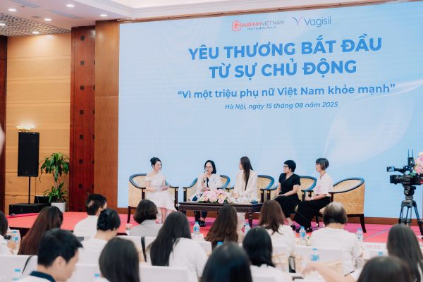 Sự kiện "Yêu thương bắt đầu từ sự chủ động"