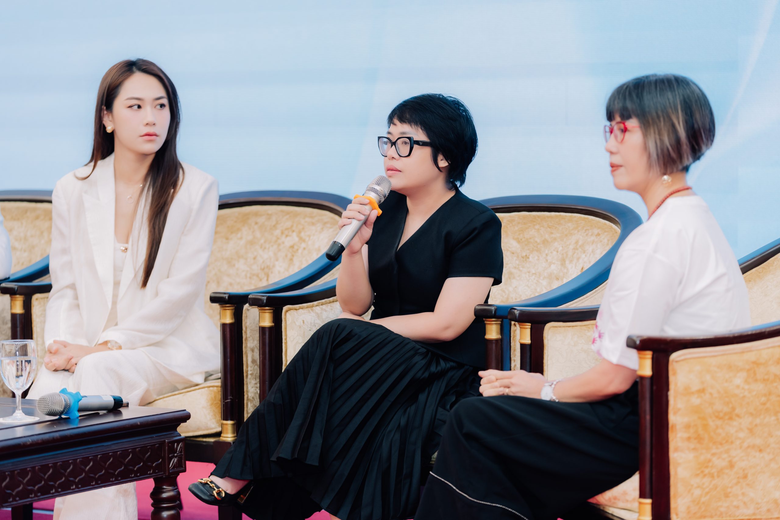 Đại diện Vagisil Việt Nam, Hoàng Thị Mai Trang – Chủ tịch Công ty TCR Holdings, đơn vị phân phối độc quyền nhãn hàng Vagisil tại Việt Nam