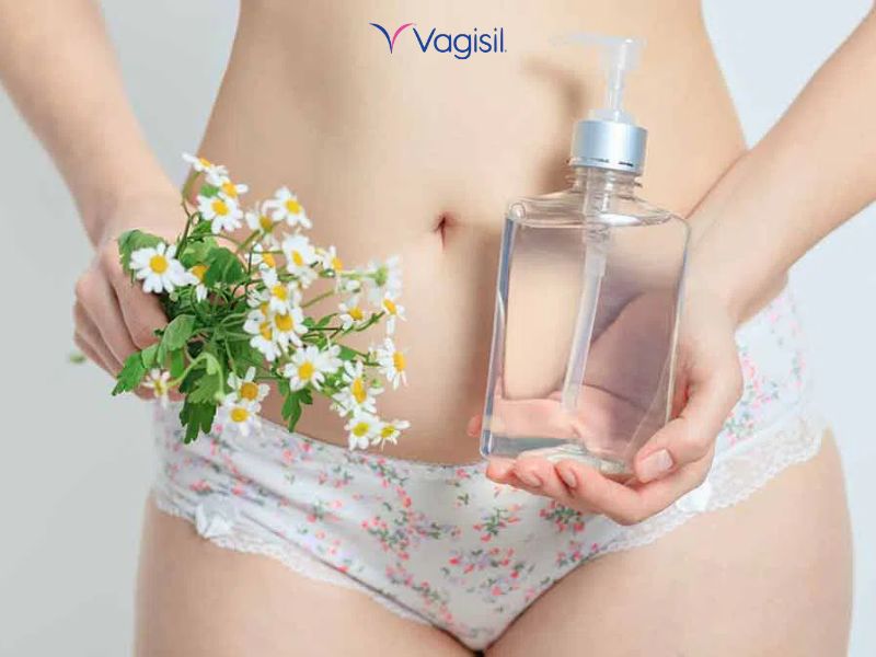 Có nên rửa dung dịch vệ sinh hàng ngày