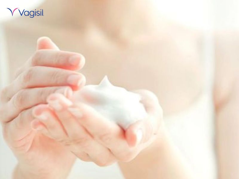 Dung dịch vệ sinh có tắm được không